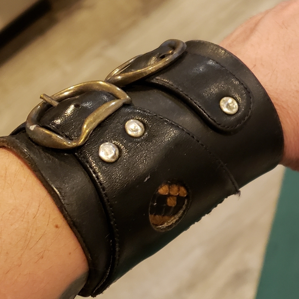 Andre 3000 (OutKast) 1OAK Leather Cuff